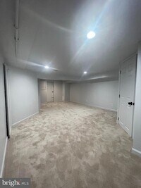 748 McCabe Ave photo'