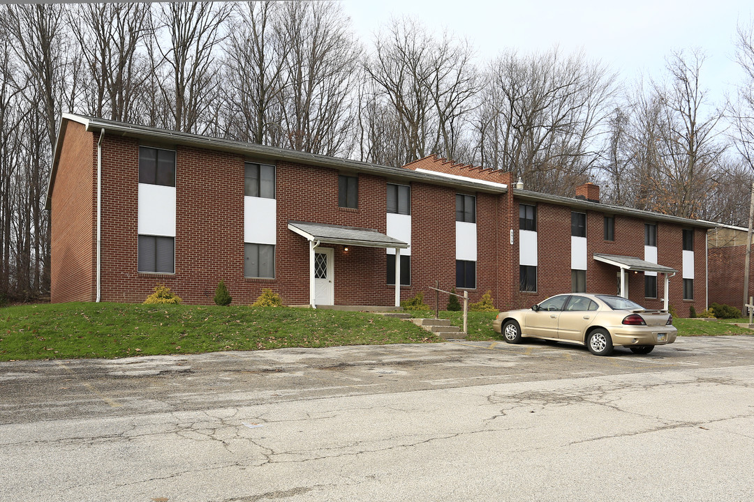 Ridge View Estates in Ashtabula, OH - Foto de edificio