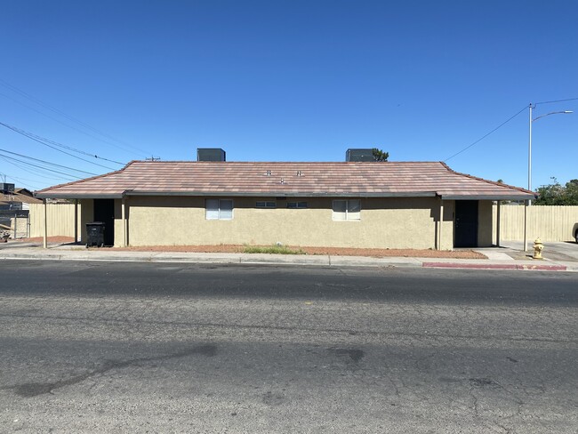 2528 N Bruce St in North Las Vegas, NV - Building Photo - Building Photo