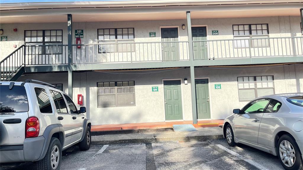 321 Oak Rose Ln in Tampa, FL - Building Photo