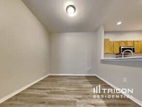 31422 Shaker Cir in Zephyrhills, FL - Building Photo - Building Photo