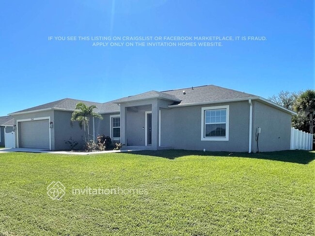 7049 David Blvd in Port Charlotte, FL - Foto de edificio - Building Photo