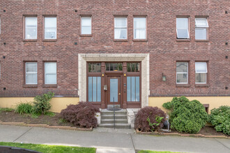 Glen Ellen Apartments in Seattle, WA - Foto de edificio - Building Photo