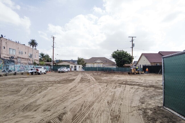 Central Apartments in Los Angeles, CA - Building Photo - Building Photo