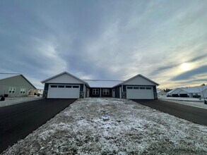 1005 Morning Star Ln in Plover, WI - Building Photo - Building Photo