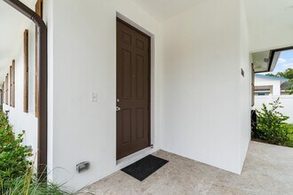 17868 Limestone Creek Rd in Jupiter, FL - Building Photo - Building Photo