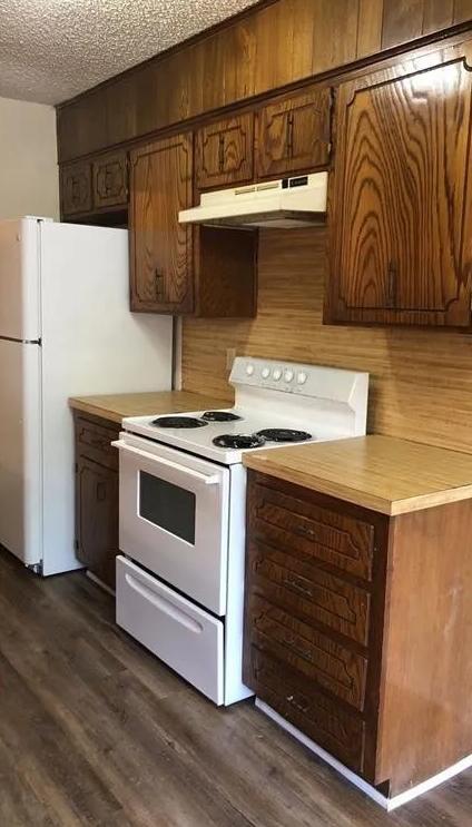 property at 3005 Lake Rd