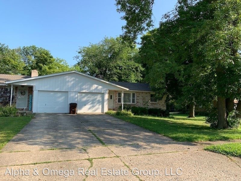 554 Sequoia Ln in Mansfield, OH - Building Photo