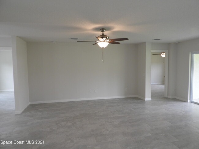 1611 Saipan St SE in Palm Bay, FL - Building Photo - Building Photo