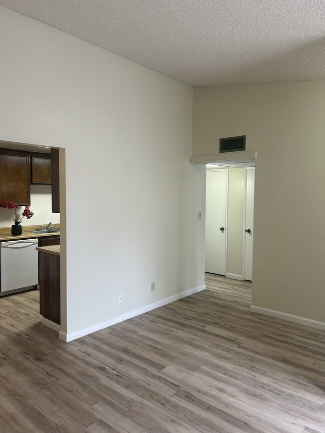 1313 Floyd Ave in Modesto, CA - Building Photo - Building Photo