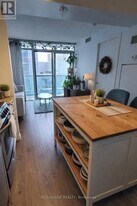 36 Lisgar St in Toronto, ON - Building Photo