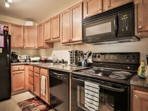 Dunns Bridge Apartments in Dover, NH - Foto de edificio - Interior Photo