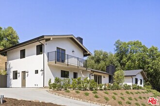 1131 Rancho Dr in Ojai, CA - Building Photo - Building Photo