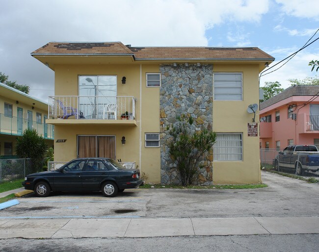 425 SW 9th St in Miami, FL - Building Photo - Building Photo