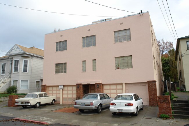 1919 Curtis St in Berkeley, CA - Foto de edificio - Building Photo