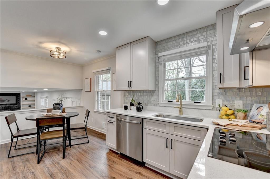 1450 Cedarhurst Dr in Dunwoody, GA - Building Photo