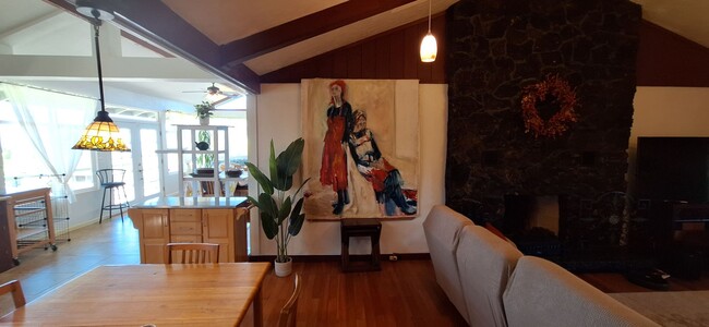 42 Ka Dr in Kula, HI - Building Photo - Building Photo