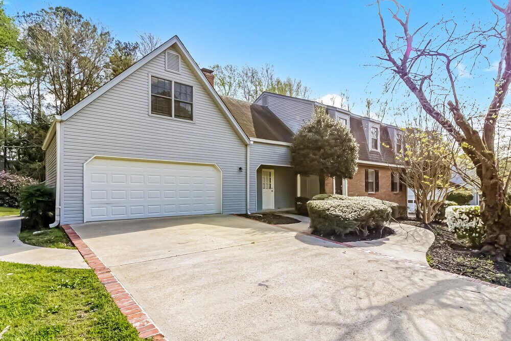 1401 Rhododendron Dr NW in Acworth, GA - Building Photo