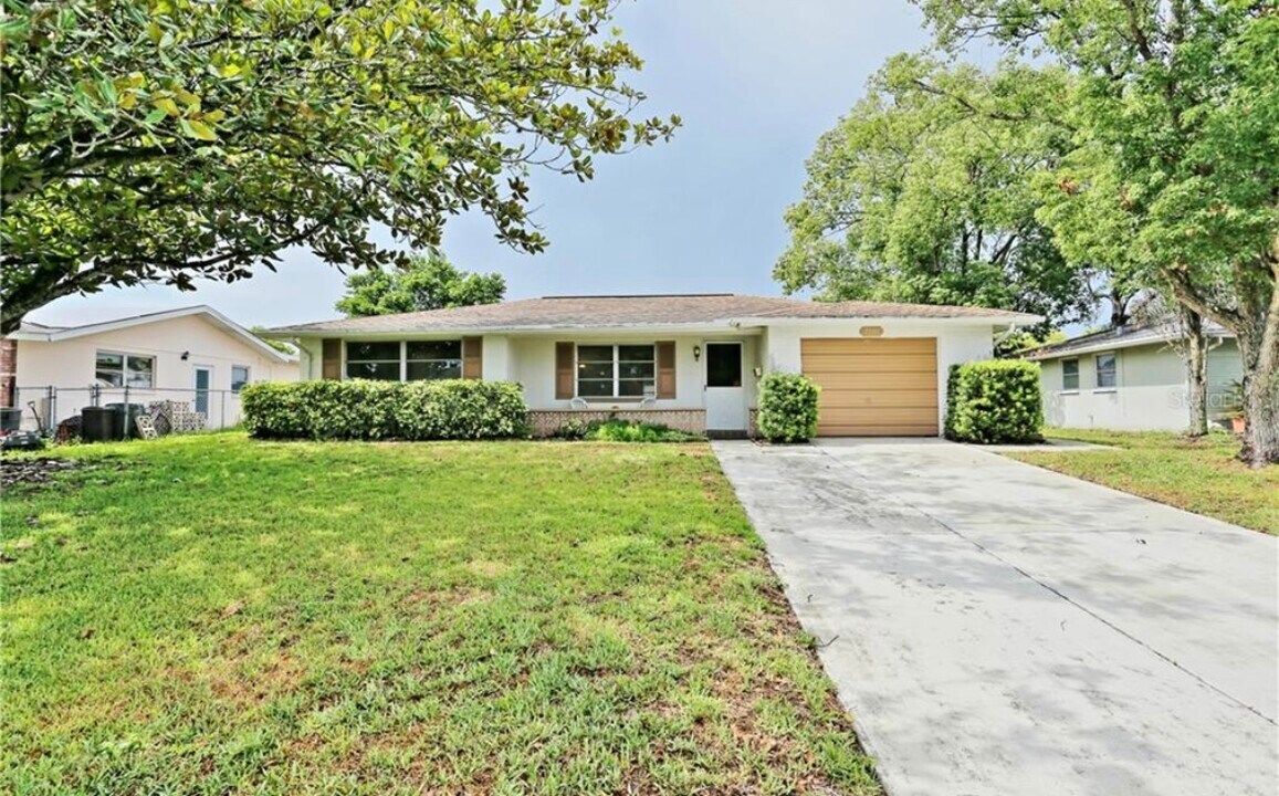 7936 Mimosa Dr in Port Richey, FL - Building Photo