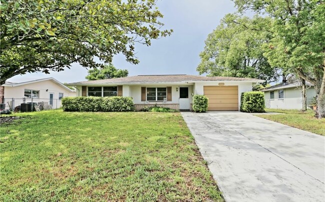 7936 Mimosa Dr