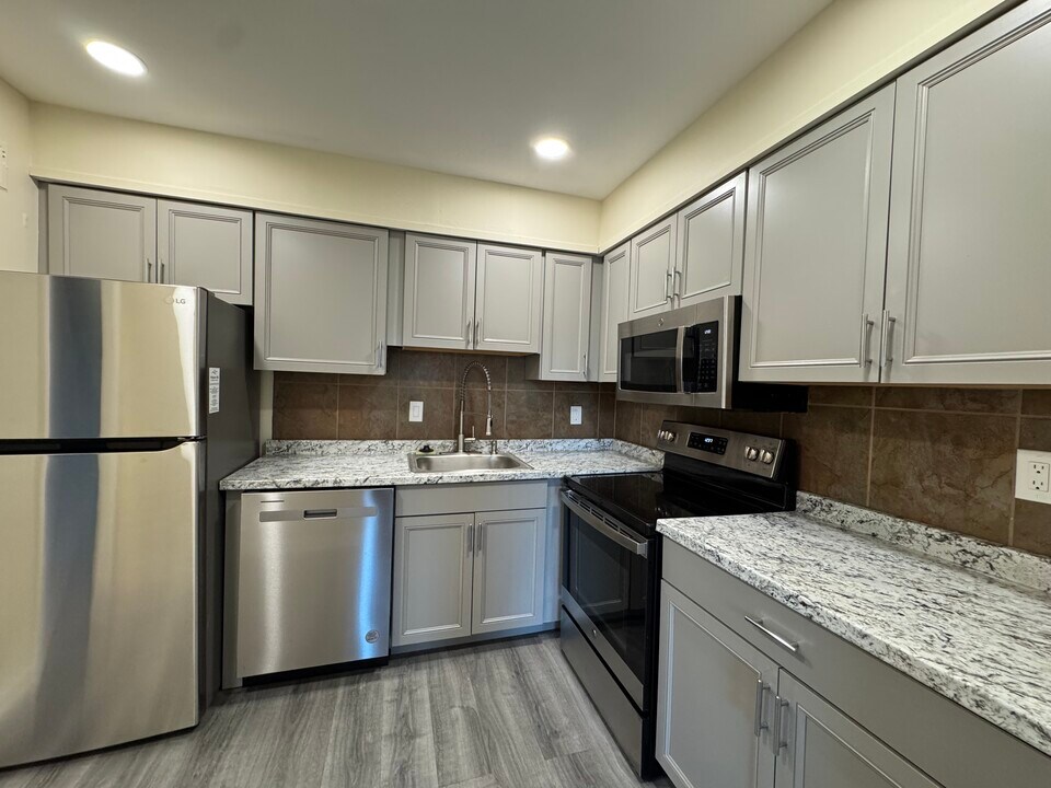 1412 Whitpain Hills in Blue Bell, PA - Foto de edificio