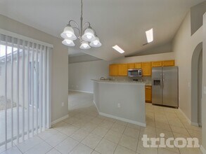 810 Ognon Ct, Unit 201 in Kissimmee, FL - Building Photo - Building Photo