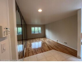 384 Purdy Ave in Staten Island, NY - Building Photo - Building Photo