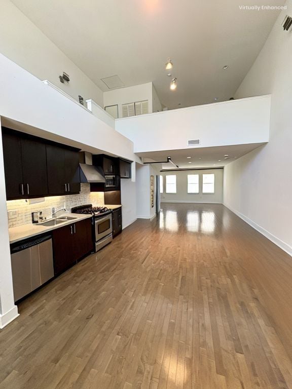 property at 920 E Santa Ana Blvd