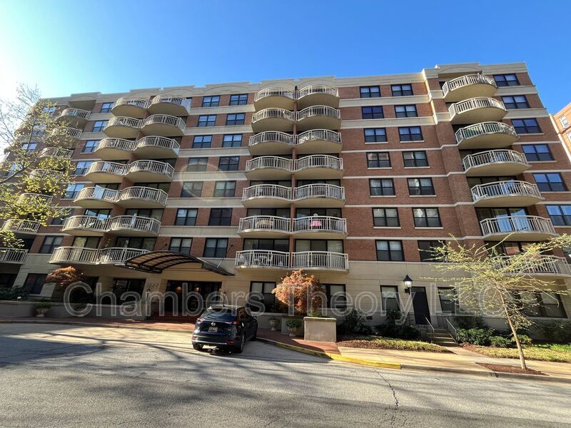 1200 Braddock Pl in Alexandria, VA - Building Photo