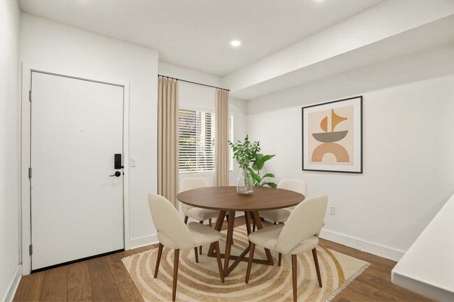 2970 Ripple Pl, Unit 104 in Los Angeles, CA - Building Photo - Building Photo