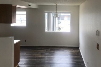 13707 Cerise Ave, Unit 4 in Hawthorne, CA - Building Photo - Building Photo