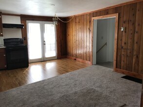 326 W 4th Ave in North Pole, AK - Building Photo - Building Photo