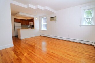 30 Upland Rd in Cambridge, MA - Building Photo - Building Photo