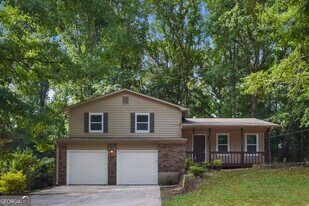 4495 Housworth Dr in Stonecrest, GA - Building Photo
