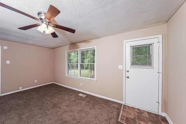 1656 5th Pl NW in Center Point, AL - Building Photo - Building Photo