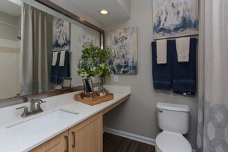 Woodhaven at Park Bridge in Alpharetta, GA - Foto de edificio - Interior Photo
