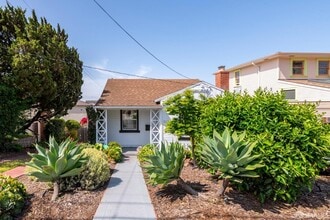 3319 Herrier St in Oakland, CA - Building Photo - Building Photo