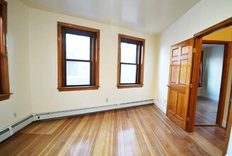 369 Centre St, Unit 2 in Boston, MA - Building Photo - Building Photo