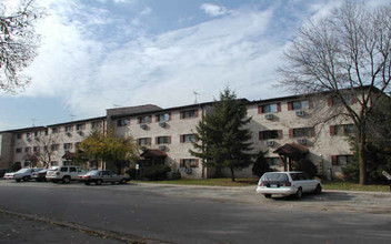 Fox Cove in Palatine, IL - Foto de edificio - Building Photo