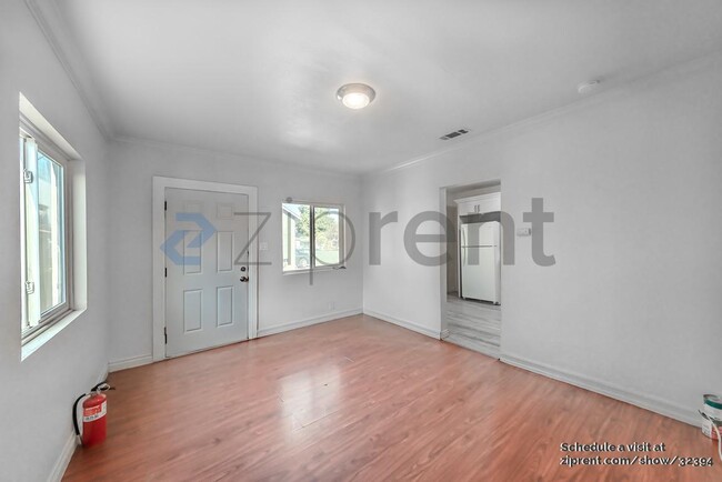 1726 W 55th St in Los Angeles, CA - Building Photo - Building Photo