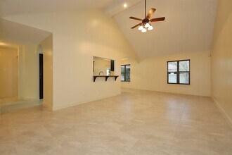 8801 Snow Falls Dr in Laredo, TX - Building Photo - Building Photo