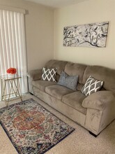 11 St James Pl in Nashua, NH - Building Photo - Building Photo