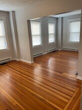 34 Oxford St in Chicopee, MA - Foto de edificio - Building Photo