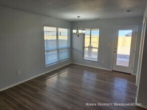 1637 Wrigley Dr in Odessa, TX - Foto de edificio - Building Photo