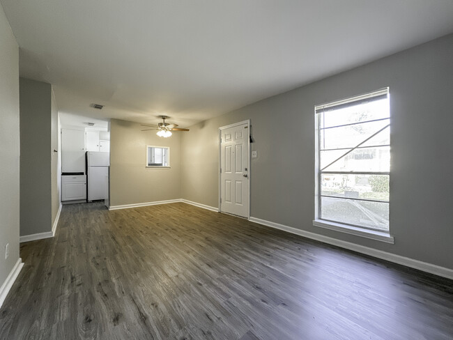 4539 Dakota St, Unit #3 in Dickinson, TX - Foto de edificio - Building Photo