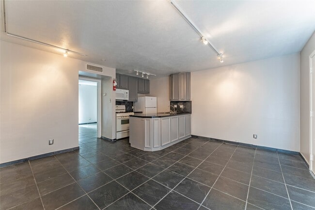 property at 420 W Alabama St