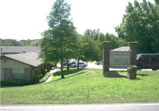 Summerchase Apartments in Van Buren, AR - Foto de edificio - Building Photo