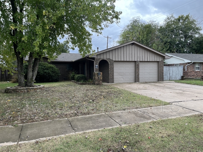 1316 Beaumont St in Norman, OK - Foto de edificio