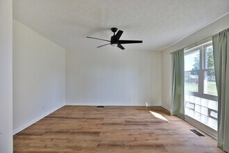 601 Daventry Ln in Gahanna, OH - Building Photo - Building Photo