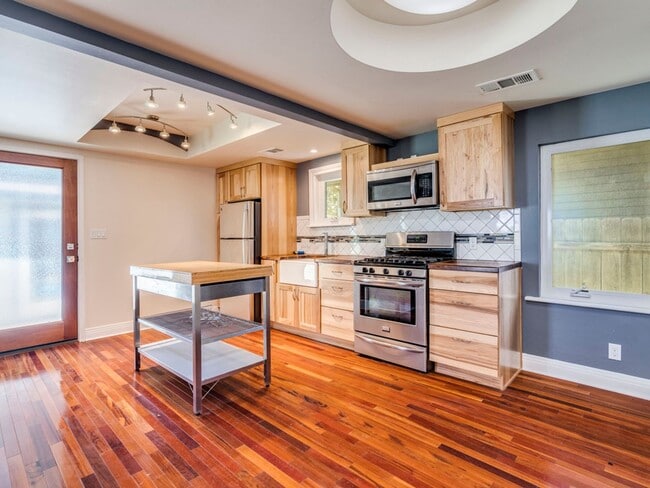 property at 2314 Santa Rosa St